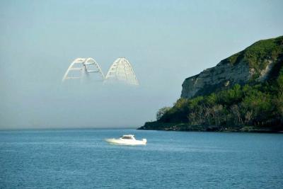 Прикрепленное изображение: postКрымский мост растворяется.jpg